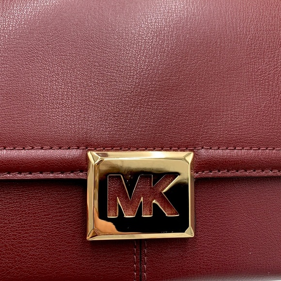 MICHAEL KORS SONIA MEDIUM EAST WEST SHOULDER CROSSBODY BAG MERLOT COLOR - Picture 10 of 16